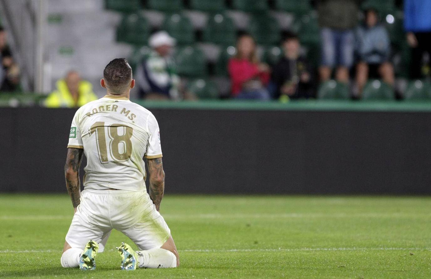 清晨纽约尼克斯调整名单以备国王杯；外线爆发环节打磨；态度坚定；轮换策略成焦点的简单介绍