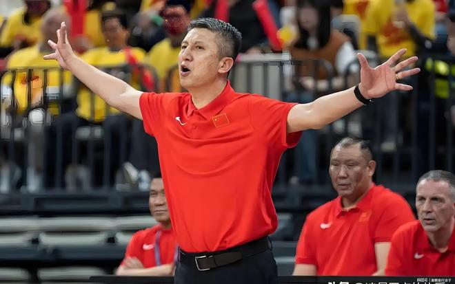 清晨纽约尼克斯调整名单以备国王杯；外线爆发环节打磨；态度坚定；轮换策略成焦点的简单介绍